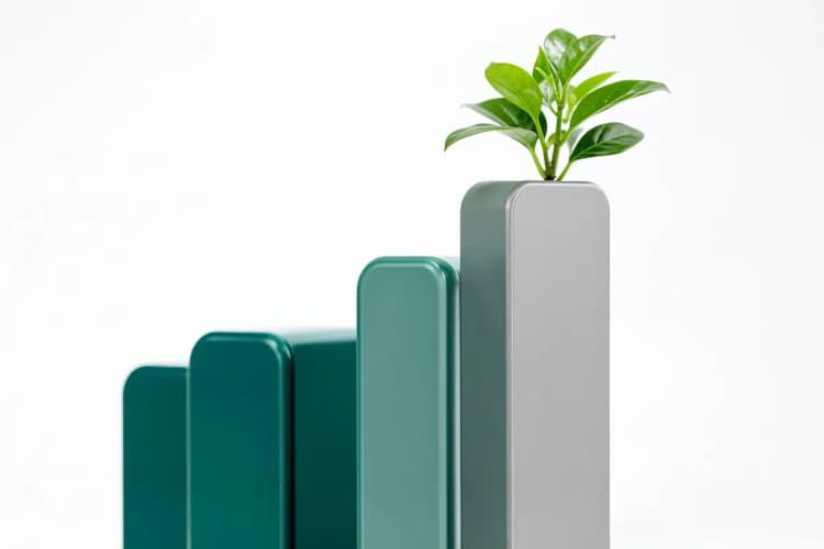 Gráfico de barras ascendente com uma planta crescendo no topo, simbolizando vantagens, em um fundo branco.